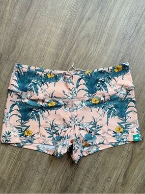 WodBottom Pink Floral Booty Shorts Women's Size Small Crossfit Workout